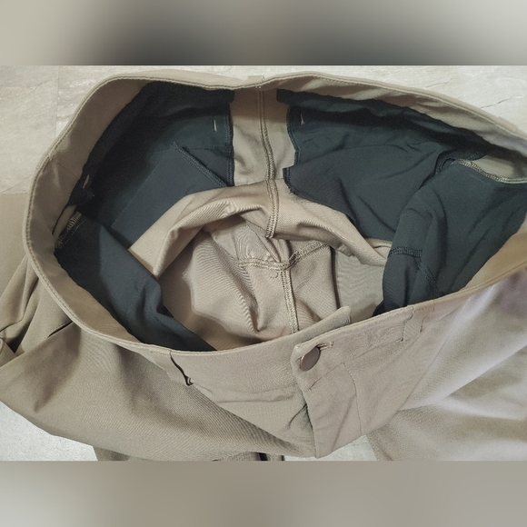 Lululemon ABC Classic-Fit Trouser *Warpstreme. 29". Taupe (Grey-brown). Size 34. - Picture 7 of 10